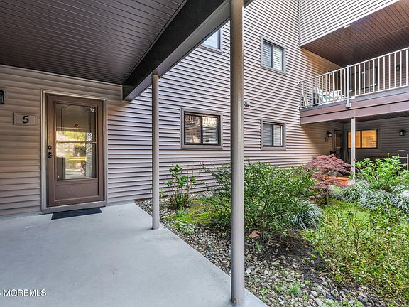 2nd image of 5 Eastport Court