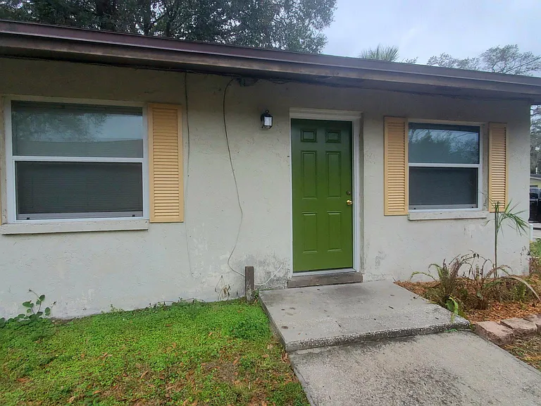 1411 E Chilkoot Ave #A — Photo 2