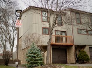6860 Glen Erin Dr #33, Mississauga, ON L5N 2E1