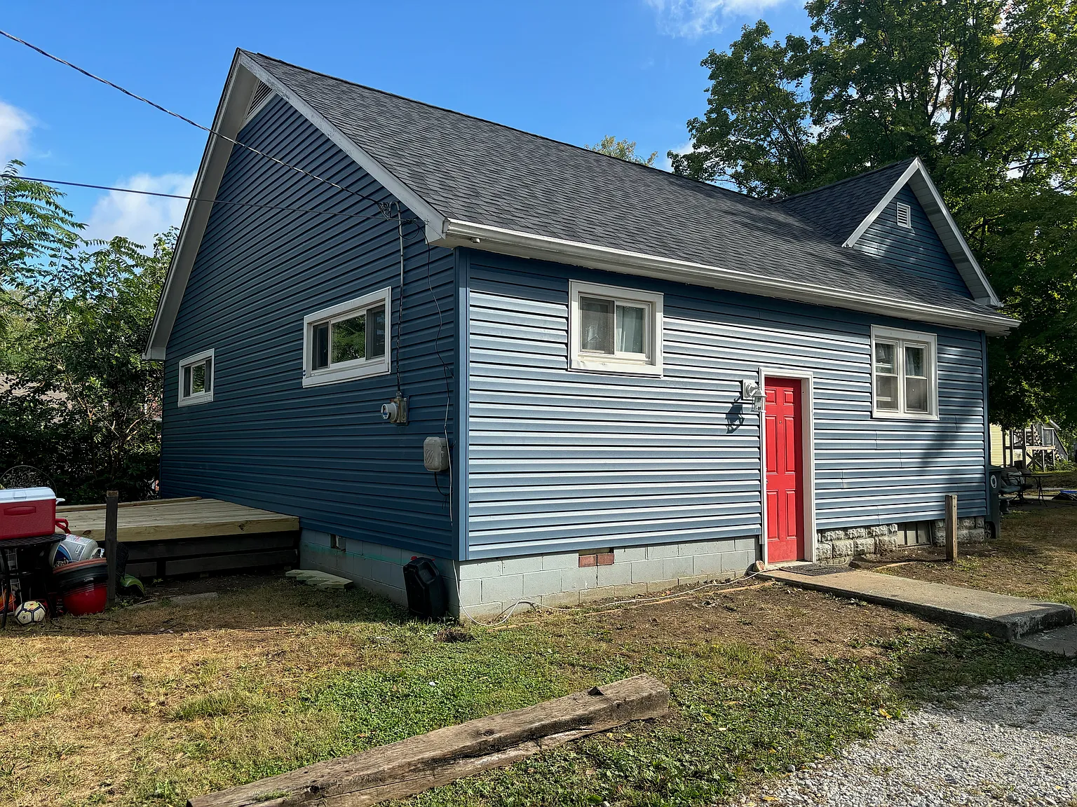 201 N Dill St — Photo 1