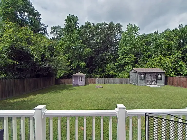 104 Adell Ln — Photo 21