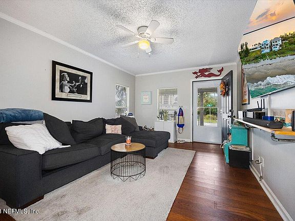 3rd image of 184 3RD Avenue S