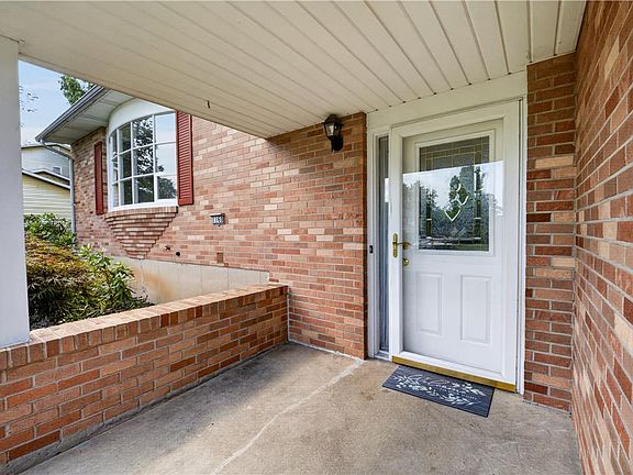 4th image of 1160 Brentwood Ave