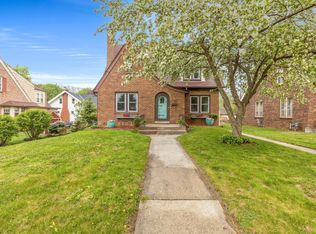 224 W Crawford Ave, Milwaukee, WI 53207