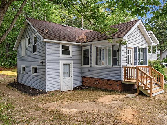 4th image of 8 Pettingill Road