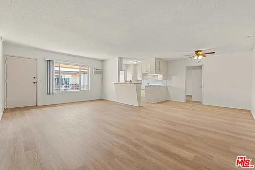 15540 Moorpark St Photo 1