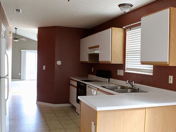 4th image of 257 Hartford Ct