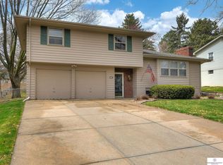 1214 S 124th St, Omaha, NE 68144