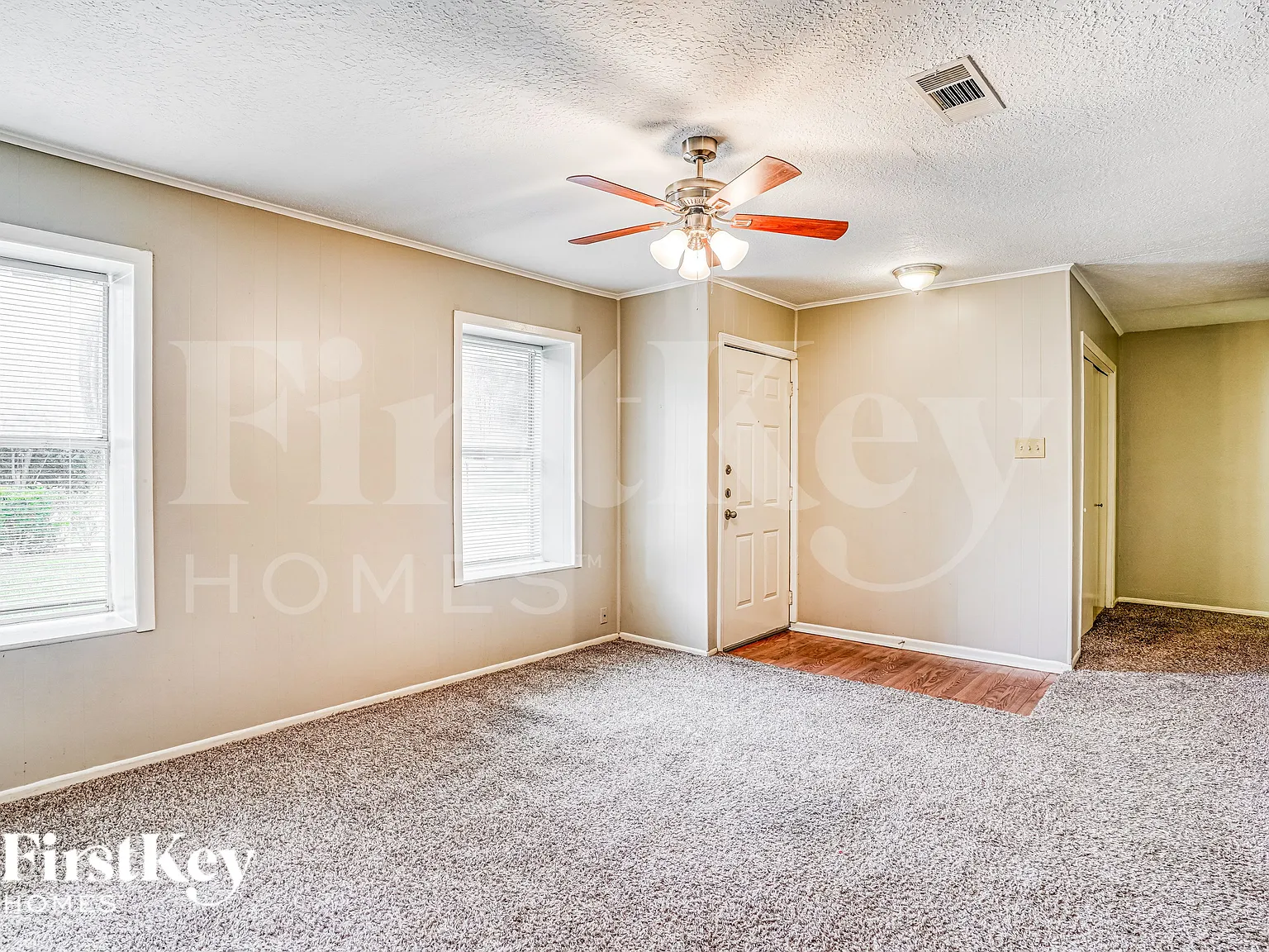 3 bed, 2.0 bath, 1610 sqft, $1,965 — Photo 3
