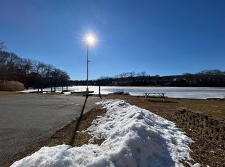 15 Bolles Ct, Quaker Hill, CT 06375