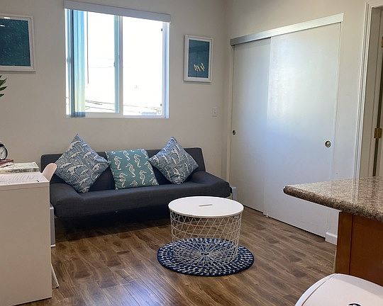 2nd image of 306 N Hobart Blvd #4