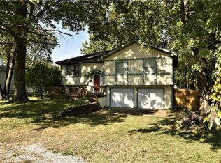 402 W Smith St, Spring Hill, KS 66083