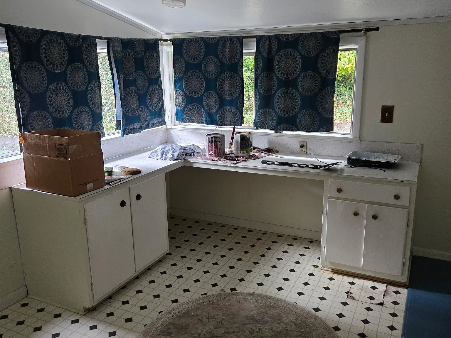 3 bed, 1.5 bath, 1924 sqft, $1,600 — Photo 2