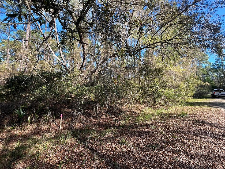 1st image of 104 SE 5th Street