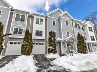 37 Woodview Way, Manchester, NH 03102