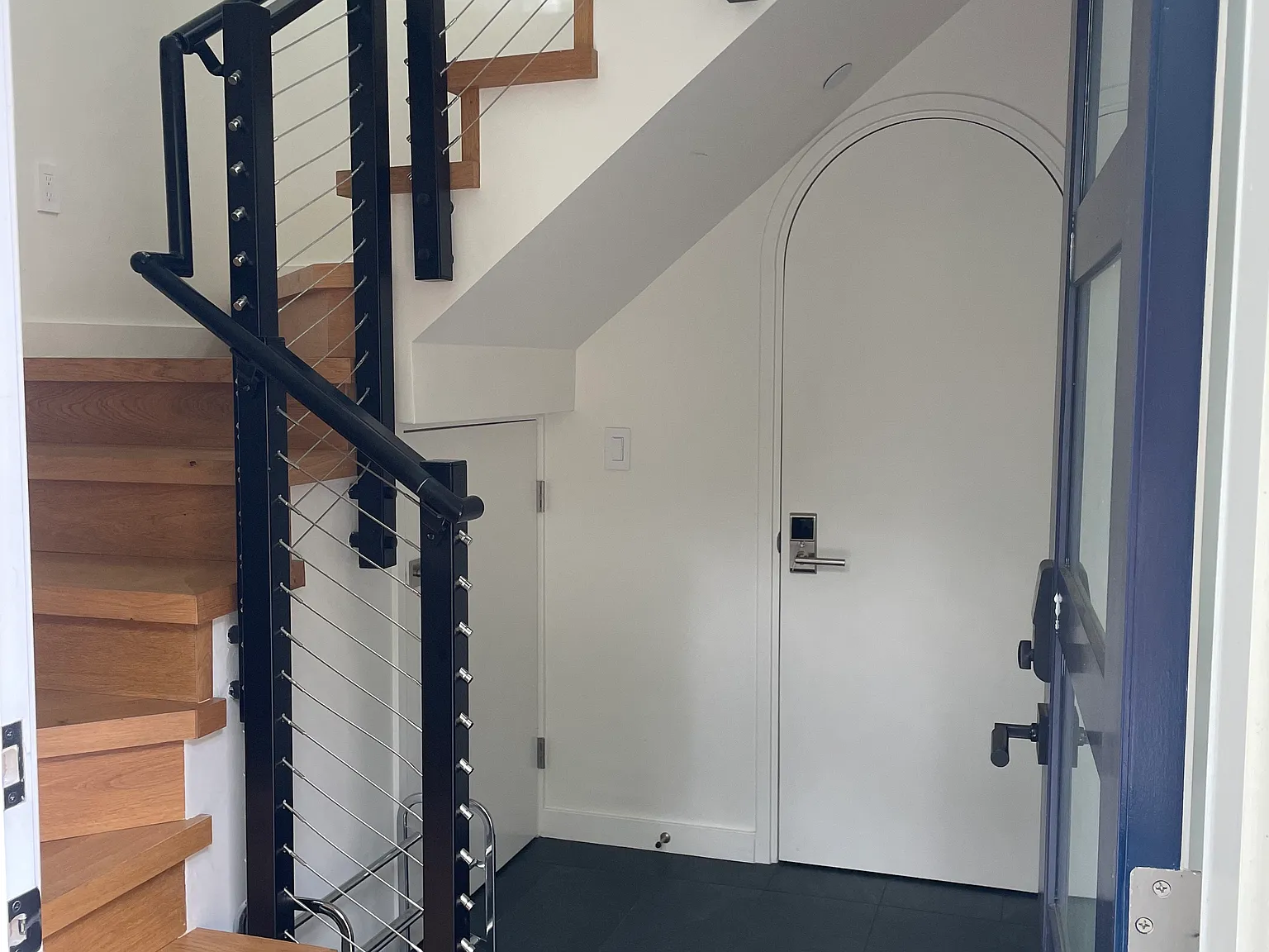 Studio, 800 sqft, $4,900 — Photo 4