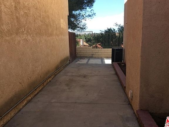 3rd image of 6184 Smokey Hill Ln