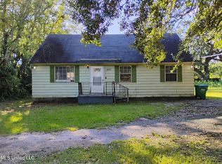 4607 1st St, Moss Point, MS 39563