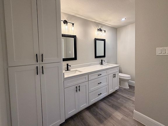 2nd image of 7129 Southridge Trl