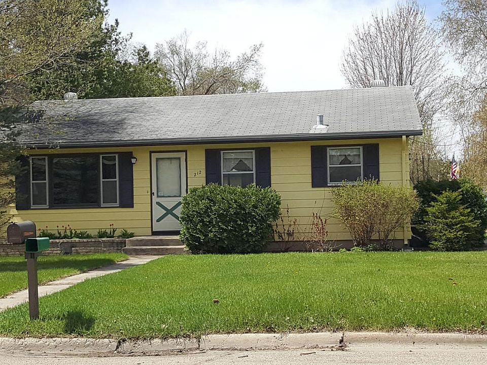1st image of 212 Broadway Ave