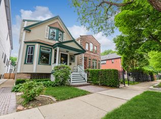 1841 W Fletcher St, Chicago, IL 60657