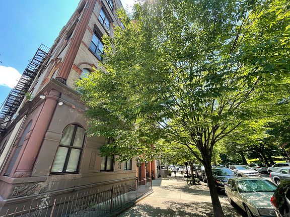 2nd image of 360 W 116th St #1C