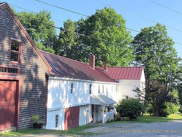 2nd image of 586 Pond Rd