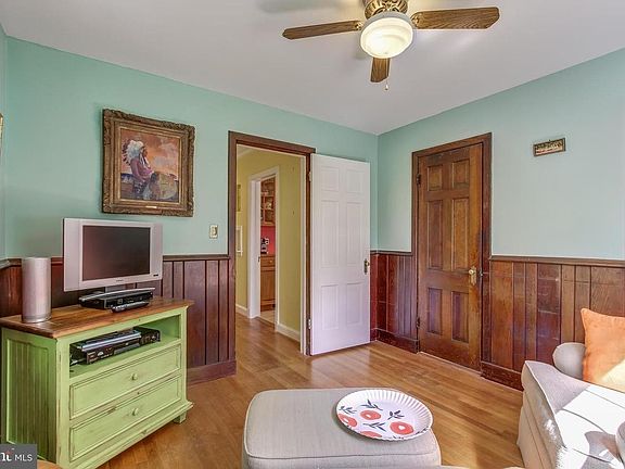 5th image of 7813 Marion Ln