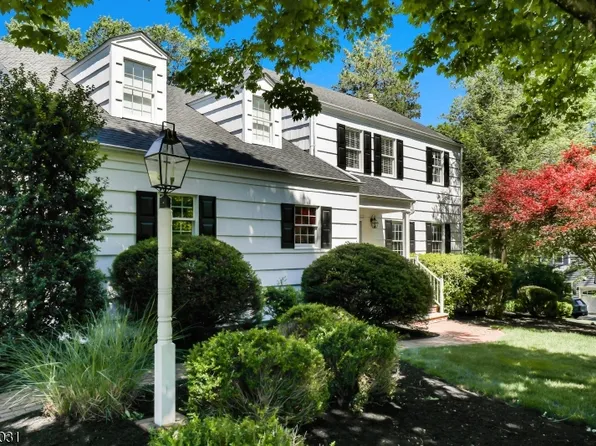 30 Autumn Dr, Bernards Twp., NJ 07920