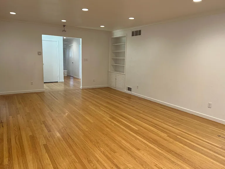 690 W B St — Photo 6