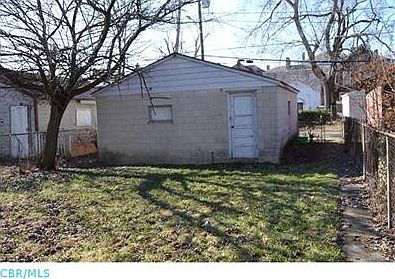 2nd image of 123 1/2 Dana Ave