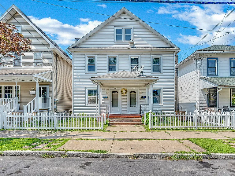 990 Scott St — Photo 1