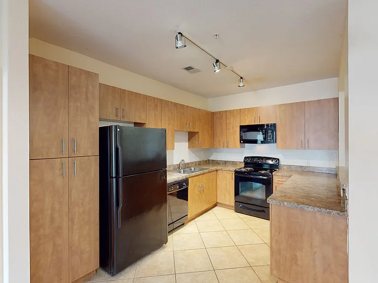The Vintage Lofts at West End — Photo 91
