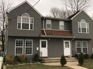 42 Edgewood Rd #A, Pt Washington, NY 11050