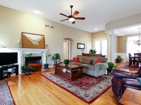 3rd image of 315 Kingsbury Dr