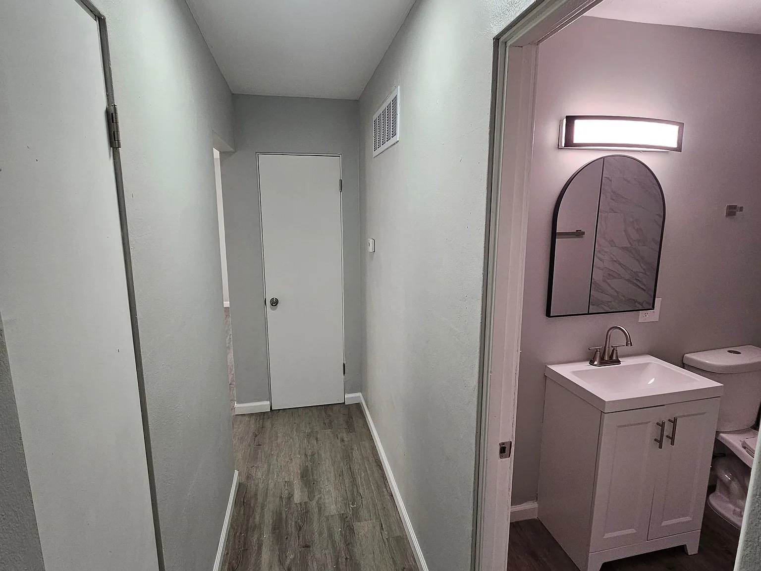 Beutifully Redone Cahokia Heights Home with Garage — Photo 3