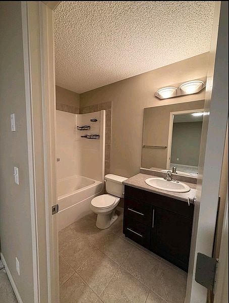 Edmonton House for rent - 4 Bedrooms — photo 7