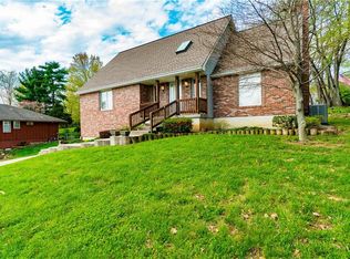 142 Beach Dr, Lake Tapawingo, MO 64015