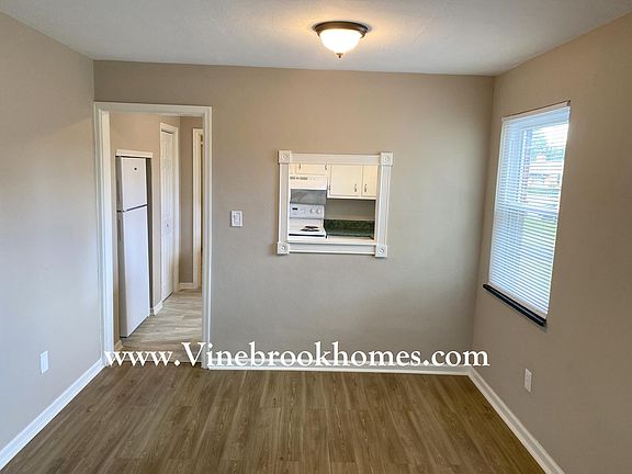 5th image of 18 W Sunrise Ave