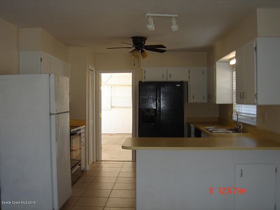 2nd image of 725 Palm Dr #0