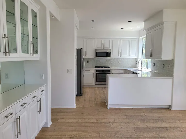 12980 Mackenzie Dr — Photo 10