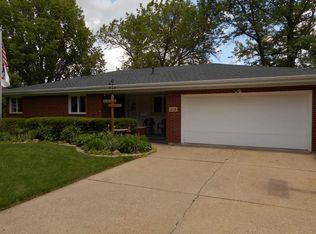 1818 Avalon Rd, Dubuque, IA 52001