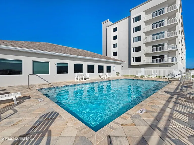 1825 Riverside Dr #204 — Photo 21