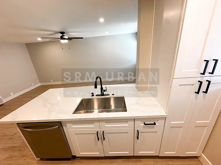 3209 Meade Ave #12 — Photo 9