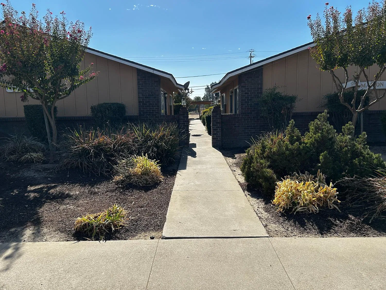 2 bed, 800 sqft, $1,700 — Photo 1