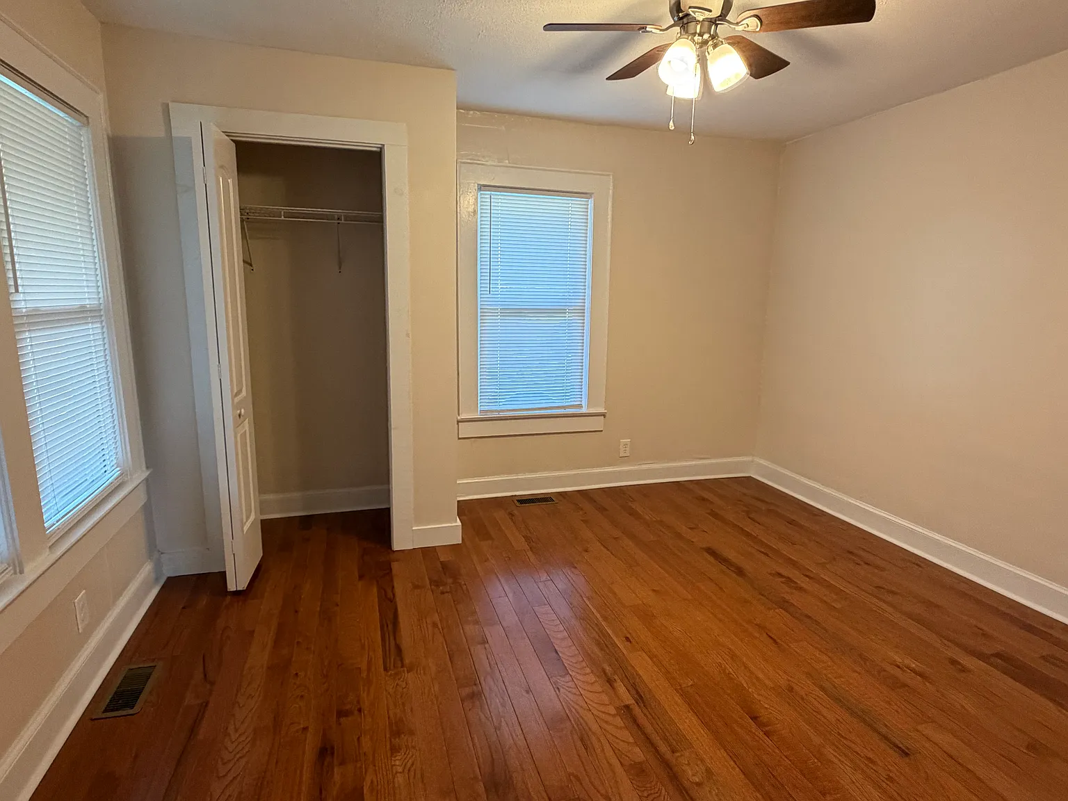 2 bed, 1.5 bath, 1156 sqft, $1,300 — Photo 2