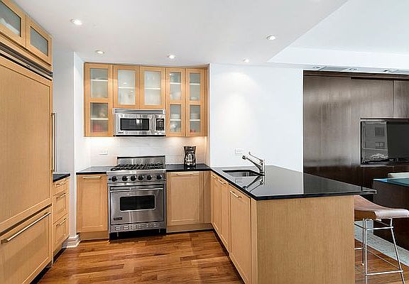 3rd image of 200 W End Ave APT 11J