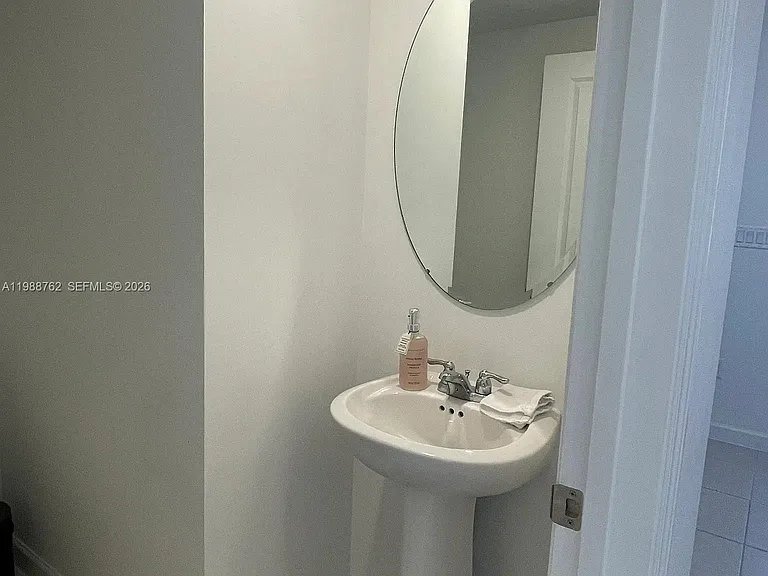728 SE 14th Ct — Photo 21