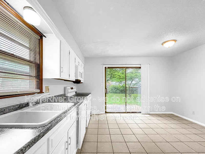 3 bed, 2.0 bath, 2354 sqft, $2,095 — Photo 3