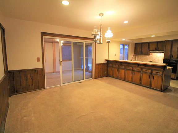 4th image of 2719 Leelanau Dr NE